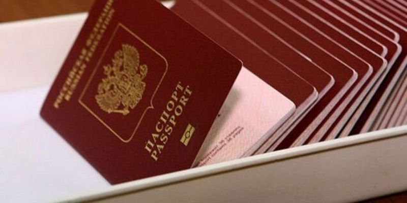 Нашлись спасители? Лавров оправдался за российские паспорта на Донбассе