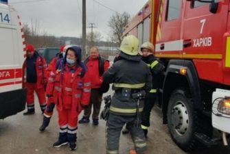 Харьковчанин едва не лишился ног из-за бензопилы: слетелись медики и спасатели