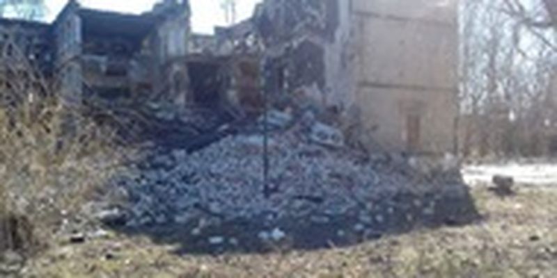 Войска РФ обстреляли школу в Авдеевке, есть жертва