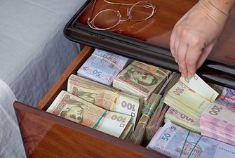 У Порошенко приняли решение выдать украинцам деньги: кто и сколько получит