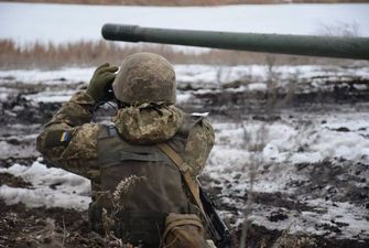На сході України поранили українського армійця