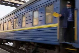 Выплаты прямо на вокзале: украинцы теперь могут получить денежную помощь через Укрзализныцю и Укрпочту