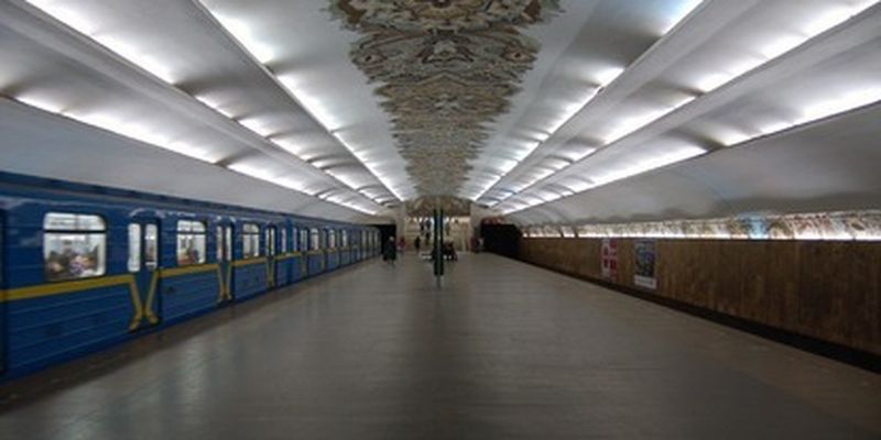Серьезное ЧП в метро Киева: появились фото, видео и данные о пострадавшем