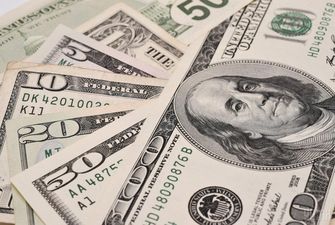"ПриватБанк" вывесил свежий курс доллара: за сколько можно купить валюту