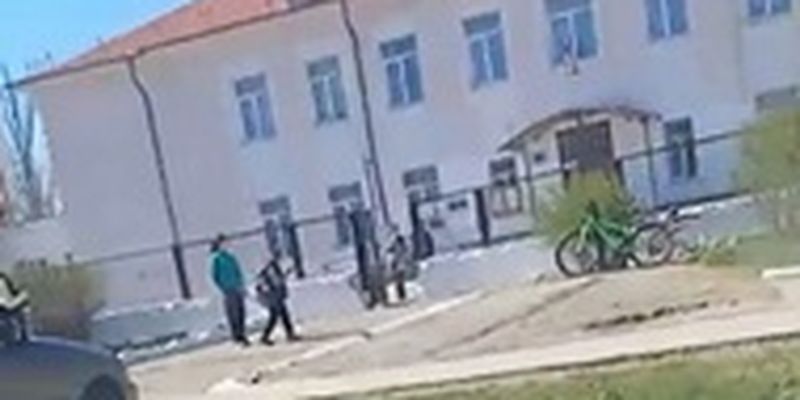 На ВОТ Херсонщины партизаны обнаружили российский склад в школе