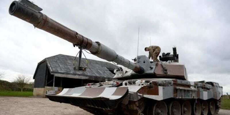 Британия вдвое увеличит количество обещанных танков Challenger 2 — Пристайко
