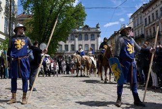 Карантинний день міста: Львів відсвяткував день народження в атмосфері Середньовіччя з лицарями і королями