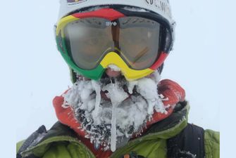 Волонтер, який шукав туриста у Карпатах, показав своє «заморожене» лице