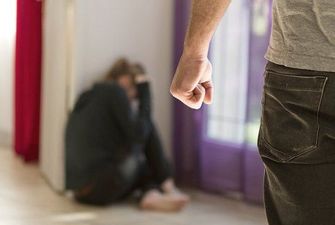 Всплеск домашнего насилия: как уберечься и куда обращаться за помощью на карантине