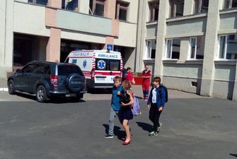 Госпитализированы трое детей: в школе во Львовской области распылили слезоточивый газ