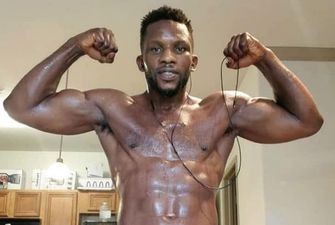 "Нигерийский Питбуль" отправил непобедимого боксера в тяжелый нокаут