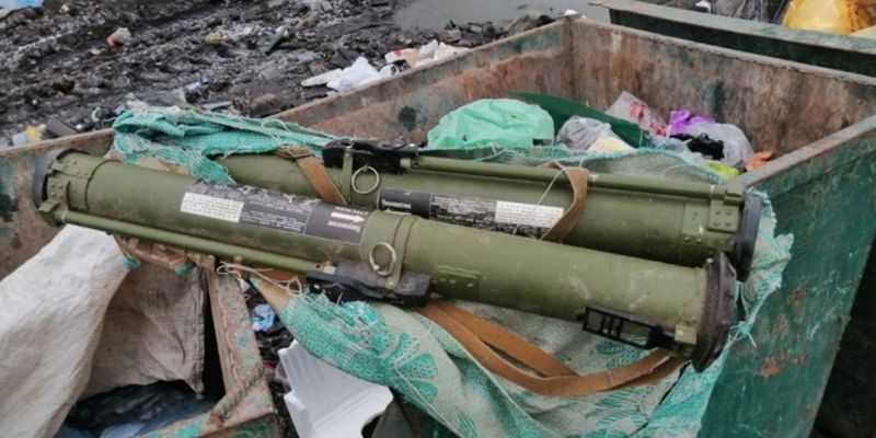 В Житомире в мусорном баке нашли два РПГ