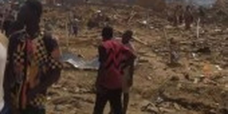 Величезний вибух прогримів у Гані після того, як автомобіль із шахтарською вибухівкою врізався в мотоцикл