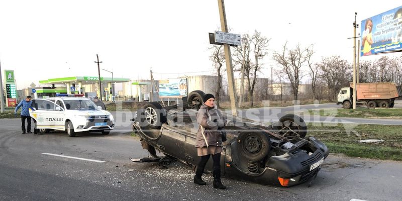 ДТП в Бердянске с грузовиком: «Москвич» перевернулся на крышу