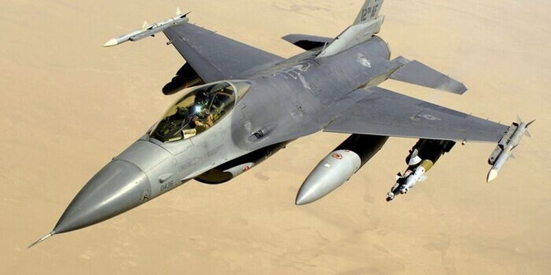Сенатори закликали Байдена надати Україні винищувачі F-16