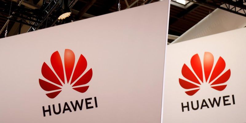 Huawei оцінила збитки через санкції США: продажі смартфонів скоротилися на 40%