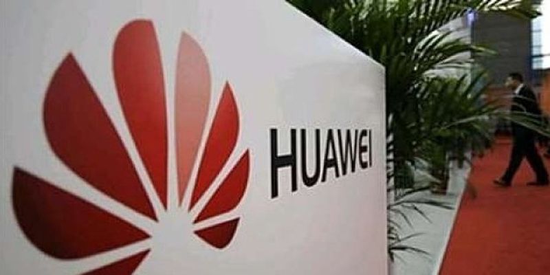 Ведущие корпорации США приостанавливают работу с Huawei - Bloomberg