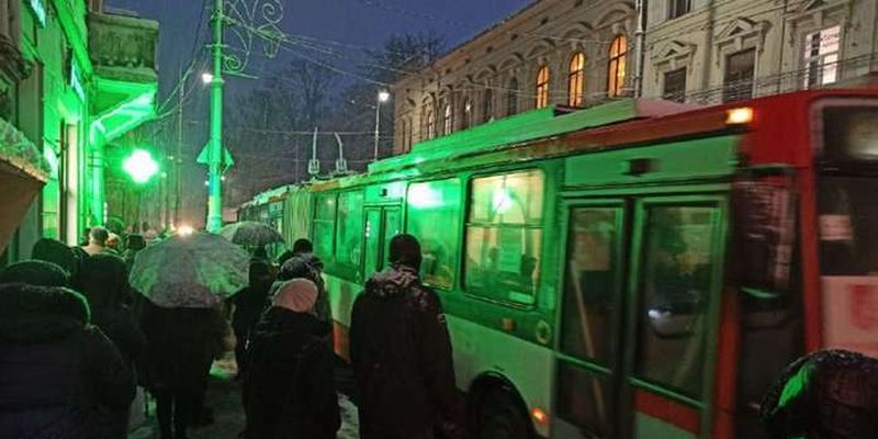 У нічний час у Чернівцях курсують два тролейбуси