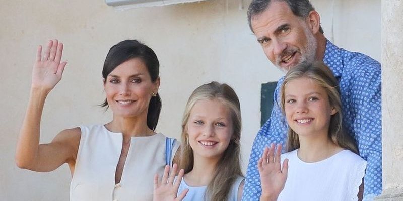 Королівська сім'я Іспанії презентувала офіційну різдвяну листівку