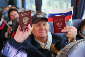 Мешканців окупованих територій звозять у Росію за паспортами, а потім – на дільниці: порушення та вкиди на російських виборах