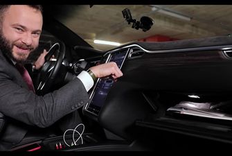 "Я бы себе такую купил, но...": Дубинский впервые сел за руль Tesla Model X