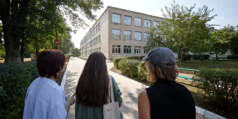 Первые пять "советских" школ в Украине отремонтируют по новым 12 архитектурным принципам