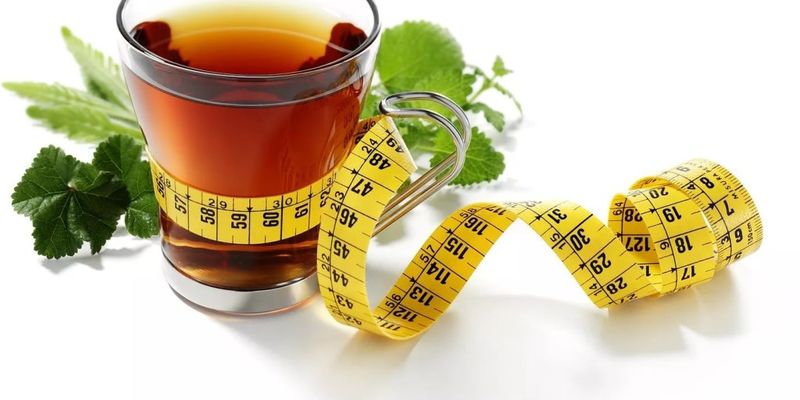 Врач рассказал, как самостоятельно приготовить эффективный и безопасный «чай для похудения»