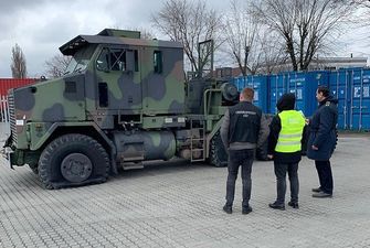 В Одессе таможня пресекла попытку незаконного ввоза тягача для танка Abrams
