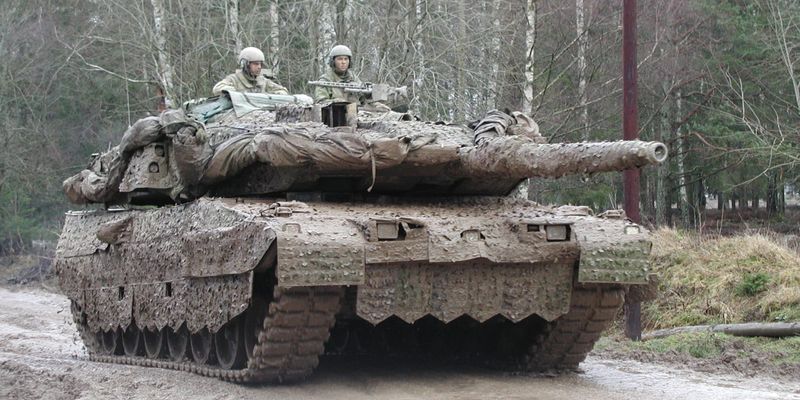 Швеция не исключает отправку Украине танков Stridsvagn 122: что о них известно
