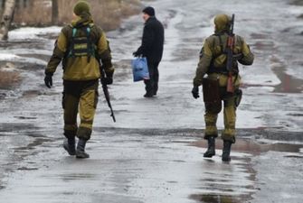 На Донбассе командование РФ угрожает боевиками увольнением: названа причина