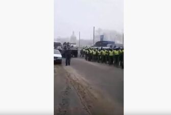 На Полтавщину заходить Нацгвардія та БТРи - бійки з поліцією переходять межу