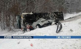 В Беларуси в смертельное ДТП попал автобус с российскими туристами: фото и видео