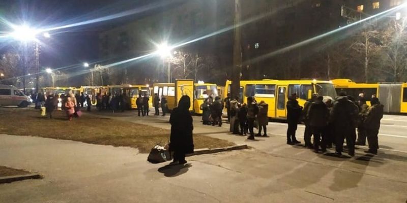 20 автобусов из села Бобрик прибыли в Бровары, 1600 человек эвакуированы – ОП