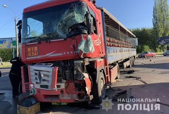 В Ровно маршрутка попала в масштабное ДТП: фото и данные о пострадавших