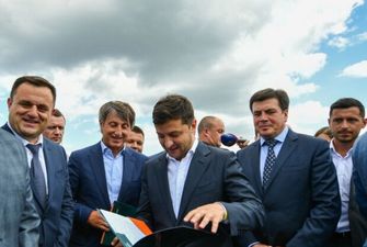 Зеленский "отставку" Богдана назвал "нашим внутренним флешмобом"