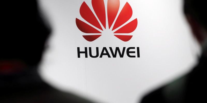 Huawei представила компактний смартфон