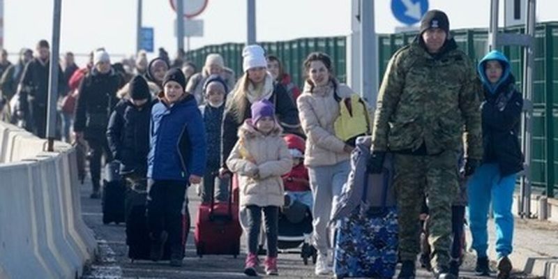 Выплаты украинцам за границей: какие суммы сейчас платят в странах ЕС