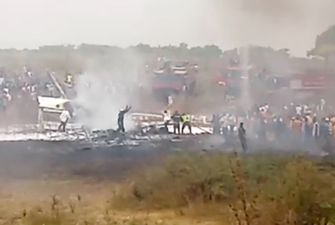 В Нигерии разбился самолет рядом с жилым кварталом