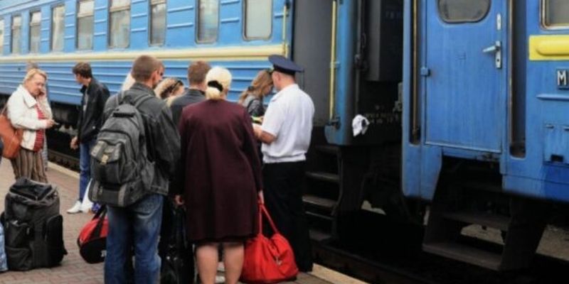 Пассажиры "Укрзализныци" требуют серьезных изменений после введения женских купе: новый уровень "дискриминации"
