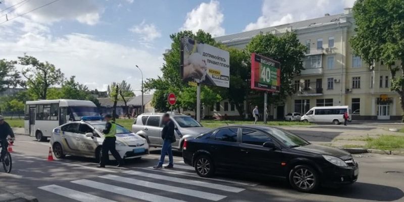 В центре Николаева водитель Opel сбил ребенка