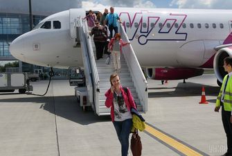 Аеропорт Кракова запустив в роботу стійки самостійної здачі багажу з українською мовою