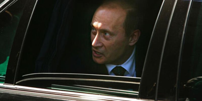 Путин с ножом в руках оконфузился перед россиянами, сеть кипят: "Взял в заложники..."