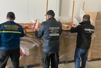 Под видом «замороженных вишен» в Румынию везли почти 400 ящиков сигарет - ГПСУ
