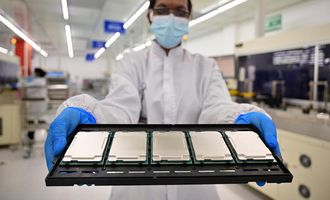США выбирают производителей чипов из Китая, с которыми нельзя торговать, — Reuters