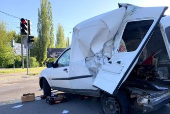 В Ривне пьяный водитель грузовика совершил ДТП – разбиты машрутка и две легковушки