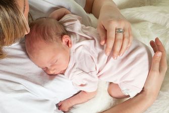 Младенец умер из-за грудного молока матери