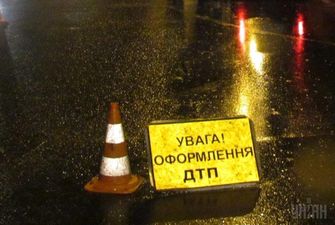 У центрі Одеси поліцейський збив 62-річну жінку з онукою