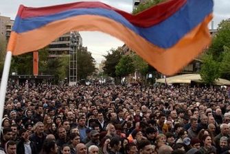 На раздорожье: удастся ли Армении ускользнуть из российских объятий/Украина заинтересована в том, чтобы в Ереване сменили внешнеполитический вектор