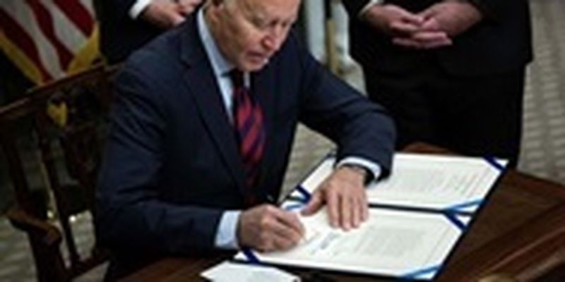 Байден подписал закон о финансировании части правительства США