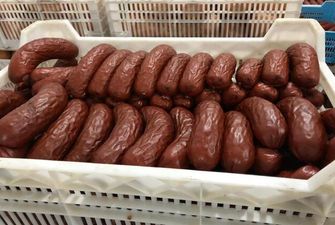 Погрызли мыши: на Одесщине обнаружили 8 тонн опасной колбасы